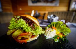 05_WONDERBURGER-1920x1280