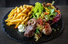 17_HOT-DEALS-STEAK-TELLER-1920x1280